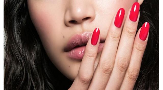 The Best Tricks For Fixing A Broken Nail At Home